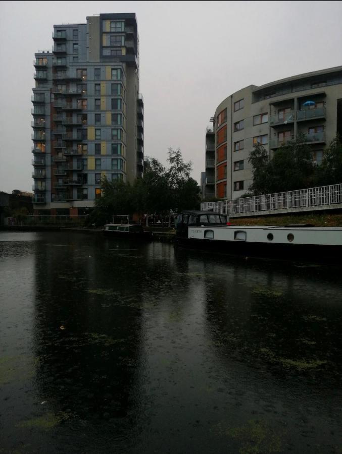 Lovely Luxury 1-Bed Apartment In Wembley London Exterior foto