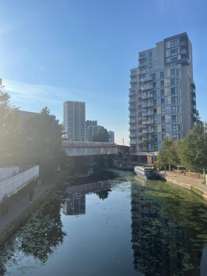 Lovely Luxury 1-Bed Apartment In Wembley London Exterior foto